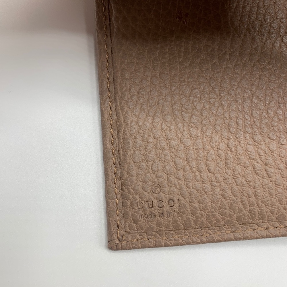 SOLD!!!! Gucci Compact Wallet, Marmont, Textured Leather, Beige - Picture 5 of 10